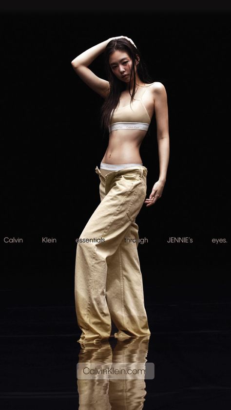 Jennie Calvin Klein, Body Outfit, Foto Ideas Instagram, Jennie Lisa, Kpop Outfits, Blackpink Jennie, Fashion Sketches, Runway Fashion, Rap