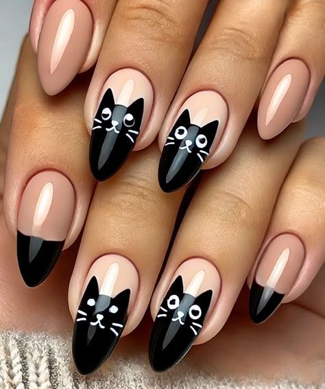 Cat Halloween Nails Design, Black Cat On Nails, Halloween Nails With Cats, Halloween French Tips Nails, Cute Nail Designs Halloween, Black Cat French Tip Nails, Black And Nude Halloween Nails, Nails With Cat Designs, Halloween Cat Nails Designs