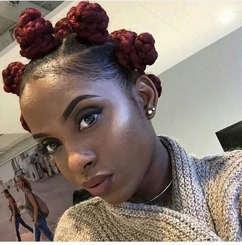 Love these bantu knots on beautiful @onini_mua  ➖➖➖➖➖➖➖➖➖➖➖➖➖➖➖➖➖➖➖Follow our backup @nigerianbraidshair Threaded Hairstyles, Nubian Knots, Bantu Knots On Locs, Traditional African Hairstyles, Straight Braids, Afro Wedding, Bantu Knot Styles, Knot Hairstyles, Bantu Knot Hairstyles