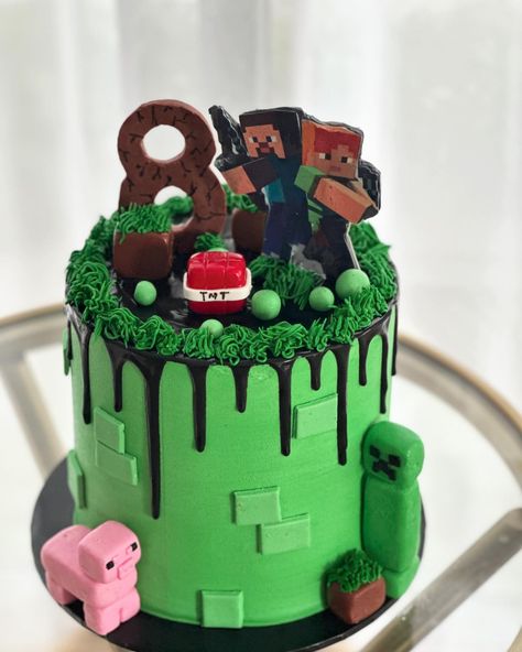 Minecraft birthday cake #cake #cakedecorating #cakedesign #cakeoftheday #cakeofinstagram #buttercreamcake #dripcake #minecraftcake #brisbane #brisbanecake #brisbanecakemaker #brisbanefood #instabrisbane #westendbrisbane #کیک#باترکریم#ماینکرافت Simple Minecraft Cake, Jj And Mikey Minecraft, Cake Minecraft, Birthday Cake Cake, Simple Cakes, Minecraft Birthday Cake, Minecraft Cake, Minecraft Birthday, Cake Makers