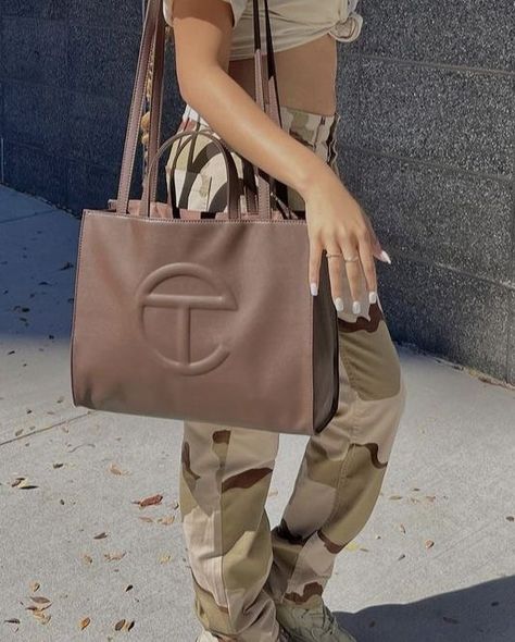 Telfar Bags Aesthetic, Telfeezy Bag, Telfar Bag Aesthetic, Telfar Bag Outfit, Telfar Bags, Telfar Bag, Luxury Bags Collection, Handbag Essentials, Girly Bags