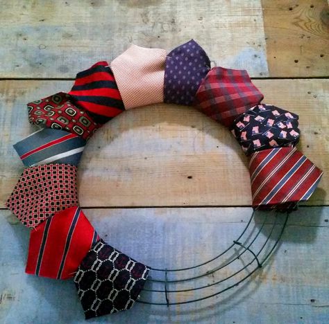 Creating a DIY patriotic July 4th wreath with repurposed thrift store neckties in red white and blue by Sadie Seasongoods / www.sadieseasongoods.com Tie Wreath, Diy Necktie Projects, Diy Patriotic Wreath, Necktie Quilt, Tie Pillows, Necktie Crafts, Tie Ideas, Patriotic Wreaths, Old Ties