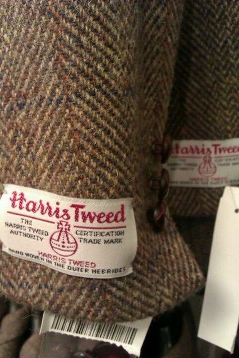 Harris Tweed, is a tweed cloth that is handwoven by islanders at their homes in the Outer Hebrides of Scotland, finished in the Outer Hebrides, and made from pure virgin wool dyed and spun in the Outer Hebrides. 1970s New York, Tweed Outer, Tweed Run, Harris Tweed Jacket, Broken Marriage, English Country Style, Harris Tweed, Gentleman Style, Clothing Labels