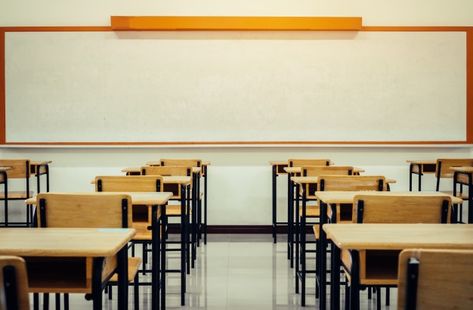 Back to school concept. school empty cla... | Premium Photo #Freepik #photo #business #school #wood #education Empty Classroom, Lecture Room, School Concept, Classroom Interior, Lectures Room, Library Bookshelves, Modern Classroom, Secondary Classroom, School Chalkboard