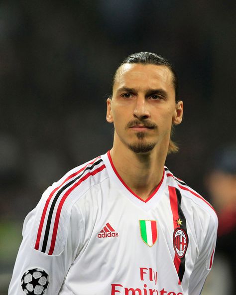 Ac Milan Champions League, Milan Ac, Genoa Cfc, Giuseppe Meazza, Sport Betting, Yellow Card, Best Sport, Zlatan Ibrahimovic, Zlatan Ibrahimović