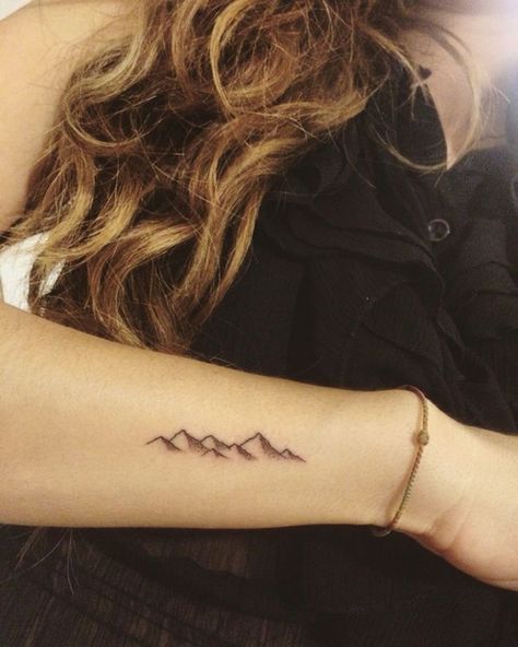 40 Cute Mountain Tattoo Designs 23 Small Mountain Tattoo, Berg Tattoo, Mountain Tattoo Design, Tattoos Geometric, Initial Tattoo, Mountain Tattoo, Small Tattoo Designs, Nature Tattoos, Trendy Tattoos