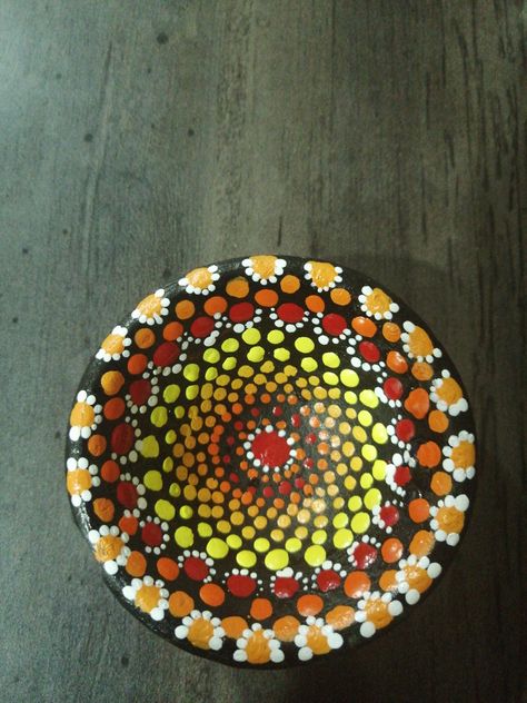 Mandala Art On Diya, Dot Mandala Painting, Diwali Greeting, Diwali Greeting Cards, Diya Decoration, Mandala Art Therapy, Diwali Greetings, Diwali Diy, Doodles Drawings