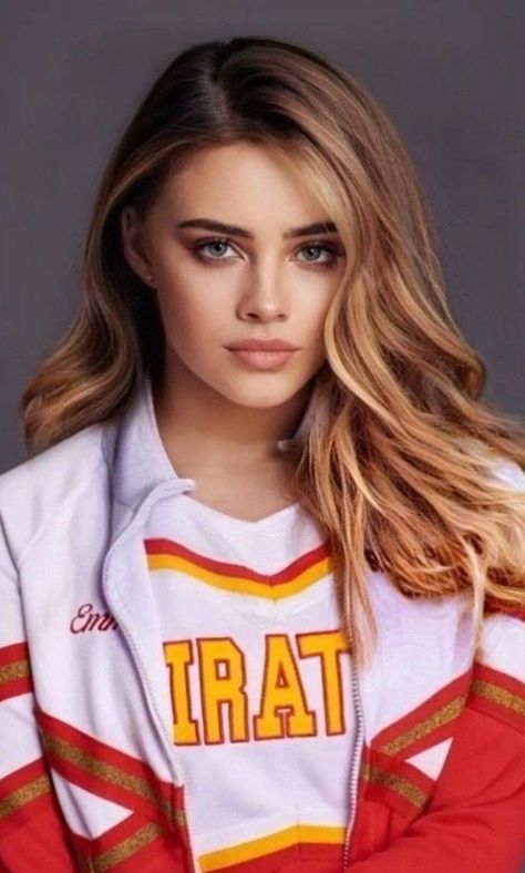 White Keds, Hollywood Girls, Josephine Langford, Superman Lois, Photography Poses Women, Beauty Face, Woman Face, Aesthetic Girl, Celebrities Female