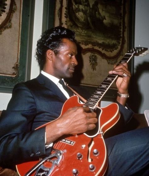 Chuck Berry Black Guitarist, Ed Sullivan Show, Creation Station, Blues Musicians, 60s Music, Blues Artists, Music Pics, Chuck Berry, Cowboy Art