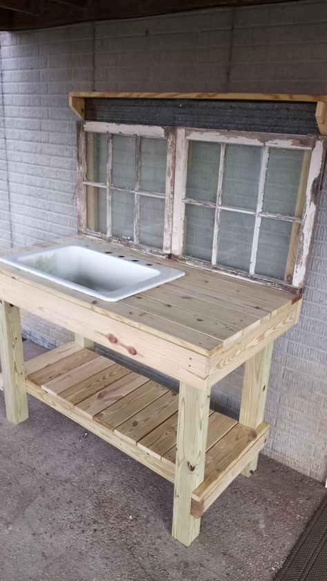 Potting table with old farmhouse sink! Potting Bench With Farmhouse Sink, Porch Sink Ideas, Outdoor Potting Bench With Sink, Back Porch Sink Ideas, Potting Bench With Sink Diy, Vintage Sink Planter, Backyard Sink Ideas, Potting Bench Ideas With Sink, Outside Sink Ideas Backyards