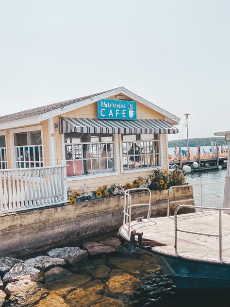 Mackinac Island Aesthetic, 2024 Lifestyle, East Coast Aesthetic, Travel Michigan, America Photo, Mackinac Island Michigan, Girls Trips, Coastal Summer, Beach Cafe