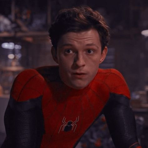 aesthetic icon spider-man no way home peter parker mj doctor strange tom holland andrew garfield tobey maguire zendaya benedict cumberbatch Peter Spiderman, Tom Peters, Peter Parker Spiderman, Billy Elliot, Bug Boy, Spyder Men, Marvel Comics Superheroes, Tom Holland Peter Parker, Best Superhero