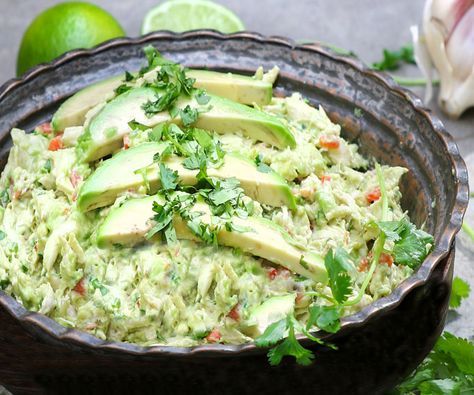 If you love chicken salad, you're going to go crazy for this one. My Venezuelan friend Sonia shared her recipe with me. Shredded chicken is mixed with avocado, lime juice, jalapeño, bell pepper, white onion, garlic and cilantro. There's no mayonnaise or dairy so it's super healthy, paleo, dairy-free, and bursting with vibrant Latin flavors. Chicken Salad No Mayo, Avocado Chicken Salad Recipe, Delicious Chicken Salad, Avocado Chicken, Leftover Chicken Recipes, Shredded Chicken Recipes, No Dairy, Poached Chicken, Avocado Chicken Salad