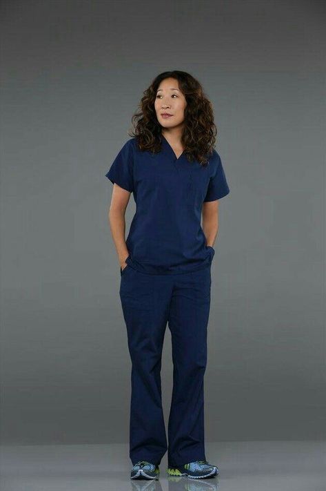 Christina Yang, Kevin Mckidd, Gray's Anatomy, Greys Anatomy Characters, Doctor Outfit, Greys Anatomy Cast, Greys Anatomy Scrubs, Scrubs Outfit, Cristina Yang