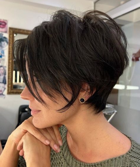 Voluminous Tousled Pixie with Cheek-Grazing Bangs Curling Thick Hair, Very Short Bangs, A Line Haircut, Curly Pixie Hairstyles, Long Pixie Hairstyles, Choppy Bob Haircuts, Textured Haircut, Pixie Cut With Bangs, Corte Pixie