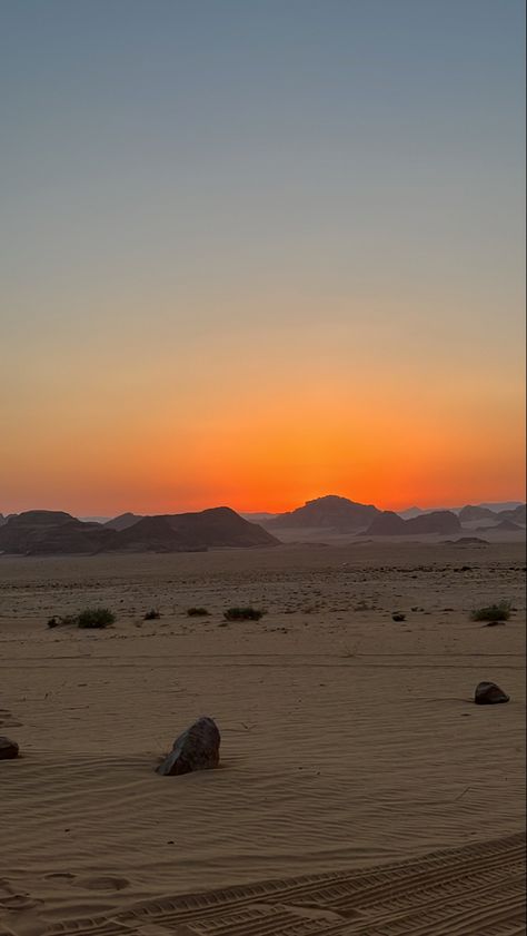 Wadi rum | desert | jordan | vacation | summer | vacation recommendations | sunset | Jordan Vacation, وادي رم, Jordan Desert, Wadi Rum Jordan, Desert Night, Wadi Rum, Desert Vibes, Eva Green, Iphone Photos