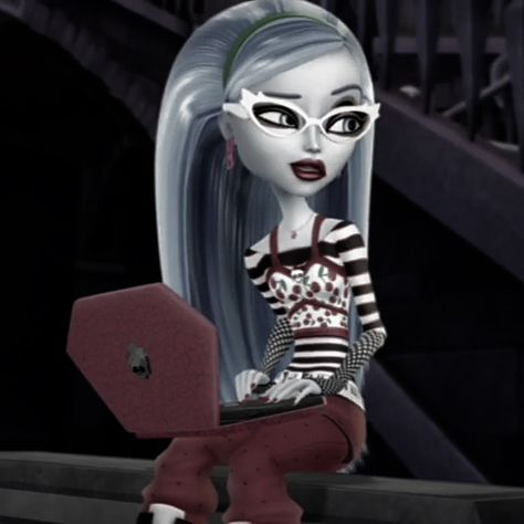 Ghoulia Yelps Comic, Intp Characters, Twt Layout, Monster High Ghoulia, Monster High Halloween, Skelita Calaveras, Ghoulia Yelps, Monster H, Monster High Pictures