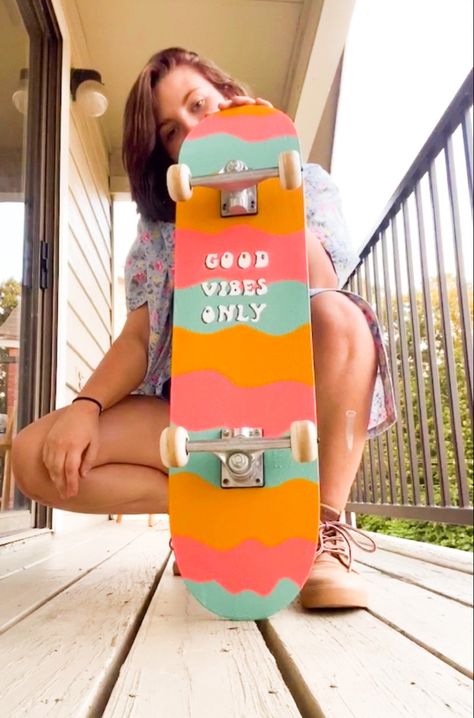 Skate Board Painting Ideas Aesthetic, Things To Paint On A Skateboard, Skate Board Designs Ideas, Paint Skateboard Ideas, Bottom Of Skateboard Painting Ideas, Skateboard Design Paint, Painting A Skateboard, Painting Skateboards Ideas, Skateboard Painting Ideas Aesthetic