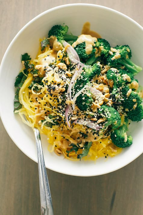 spaghetti squash noodle bowl + lime peanut sauce...just made this and it was delish!  Once the squash is roasted, the rest of the dish comes together in 15 min or less. Vegan Spaghetti Squash, Veggie Noodles Recipes, Spaghetti Squash Noodles, Squash Noodles, Vegetarian Foods, Veggie Noodles, Weekday Meals, Noodle Bowl, Squash Recipes