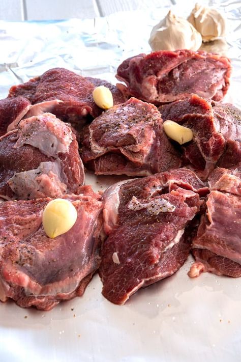 Cow Cheek Recipe, Beef Cheeks Recipe Oven, Cheek Meat Recipes, Beef Cheeks Recipe Barbacoa, Beef Cheek Meat Recipe, Authentic Barbacoa Recipe, Homemade Barbacoa, Authentic Barbacoa, Mexican Barbacoa Recipe