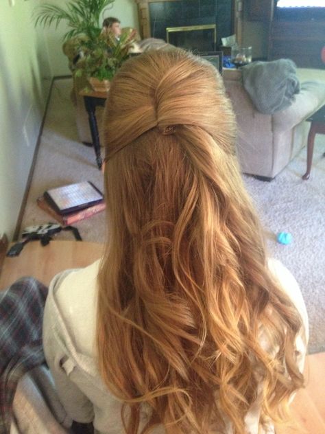 French twist half up half down for my homecoming dance French Twist, Long Straight Hair, Hair Short, Long Hair Cuts, Half Up Half Down, Super Ideas, Aesthetic Hair, Down Hairstyles, Half Up