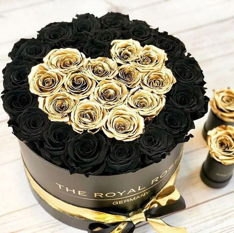 Flower Bouquet Boxes, Roses Luxury, Diy Bouquet Wrap, Rosen Box, Bouquet Box, Love Cafe, Flower Box Gift, Red Rose Bouquet, Forever Rose