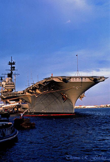 uss forrestal | USS Forrestal CV-59 in Evening Light, July 1987 | Flickr - Photo ... Navy Coast Guard, Uss Nimitz, Indian Navy, Navy Girlfriend, Military Marines, Go Navy, Navy Aircraft Carrier, Military Special Forces, Capital Ship