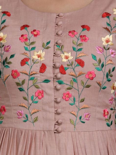 Hand Embroidery Dress, Embroidery On Kurtis, Kurti Embroidery Design, Handmade Embroidery Designs, Dress Design Patterns, Hand Work Embroidery, Embroidery Neck Designs, Embroidery Suits Design, Embroidery Flowers Pattern