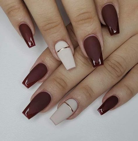 Nails For Marron Dresses, Fall Burgundy Nails Matte, Dark Red Matte Nails With Design, Nail Designs Maroon Burgundy, Elegant Maroon Nails, Maroon And Beige Nails, Dark Red Matte Acrylic Nails, Burgundy Nail Art Designs Classy, Maroon Nails With Gold Design