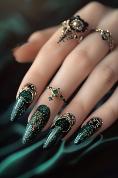 Emerald Elegance: Green Jewel-Toned Nails For Black Dress Glamour Emerald And Black Nails, Nails Black And Green, Emerald Green And Black Nails, Green Wedding Nails, Emerald Green Nail Ideas, Emerald Green And Black Wedding, Debs Nails, Jewel Nails, Prom Prep