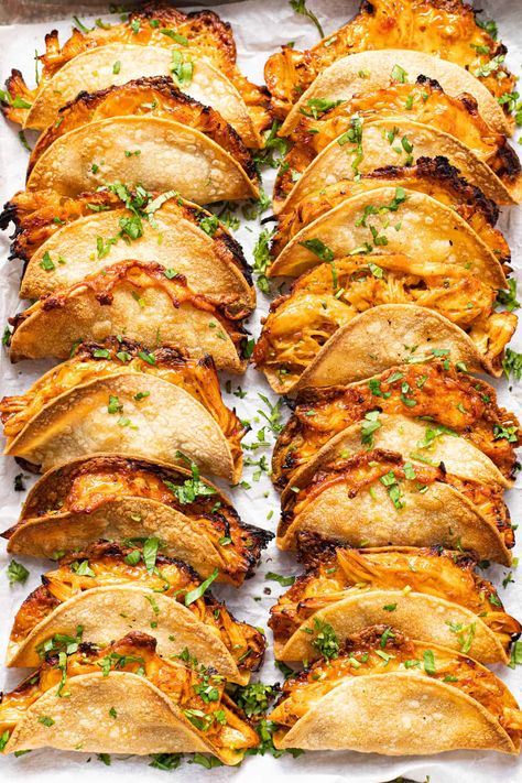 20 Minute Mini Baked Chicken Tacos - Midwest Foodie High Protein Chicken Tacos, Mini Chicken Tacos, Ground Chicken Tacos, Make Taco Seasoning, Chicken Taco Bowls, Chicken Taco Seasoning, Baked Chicken Tacos, Green Chili Chicken, Mini Tacos