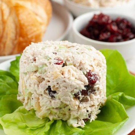 Learn how to make copycat Chicken Salad Chick Cranberry Kelli with this simple recipe. A delicious chicken salad filled with dried cranberries and almonds. Roadhouse Rice, Copycat Chicken Salad Chick, Copycat Chicken Salad, Chicken Salad With Cranberries, Chicken Salad Chick Recipe, Onions Recipes, Chicken Salad Chick, Salad With Cranberries, Ribs Recipes