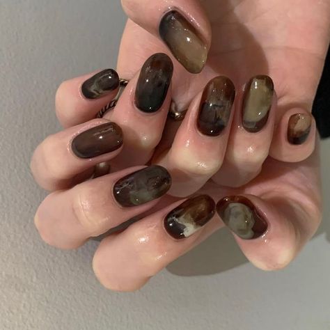 Cat Eye Nail Designs, Business Competition, Cat Eye Nail, Booming Business, Brown Nail, Brown Nails Design, Instagram Heart, Hello Nails, Grunge Nails