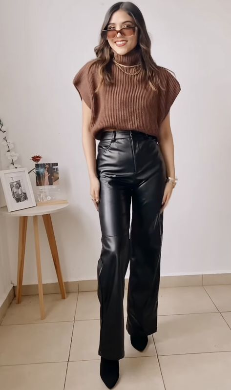 Fall Brown Wide-leg Leather Pants, Brown Full-length Leather Pants For Spring, Chic Black Wide-leg Leather Pants, Casual Brown High-waist Leather Pants, Elegant Brown Full-length Leather Pants, Black Leather Jeans, Outfits Leggins, Boho Winter Outfits, Mom Pants