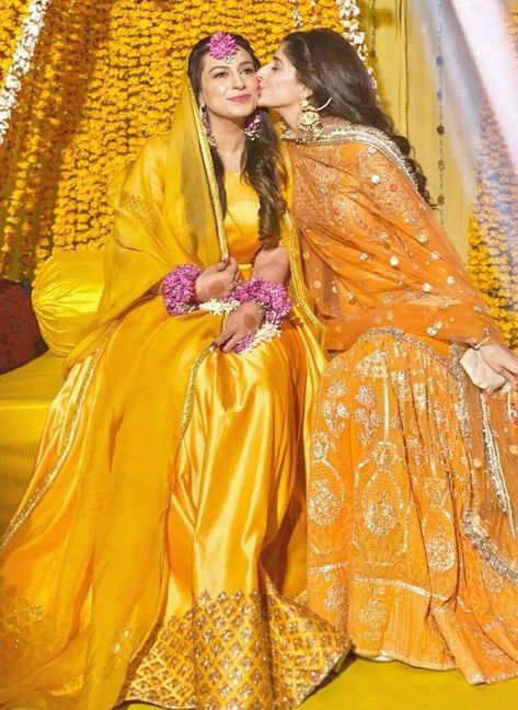 Haldi Ceremony Outfit Pakistani, Mehandi Dresses Mehndi Outfit, Indian Wedding Saree Collection, Bridal Dress 2023, Haldi Poses For Bride, Mehandi Dress, Haldi Photoshoot, Mayon Dresses, Indian Wedding Saree