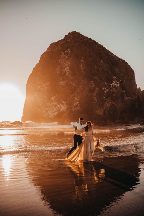 Mountain Beach Wedding, Cannon Beach Oregon Wedding, Ocean Wedding Photography, Oregon Beach Photoshoot, Beach Wedding Elopement Ideas, Cannon Beach Photoshoot, Oregon Beach Engagement Photos, Beach Elopement Aesthetic, Pnw Beach Photoshoot