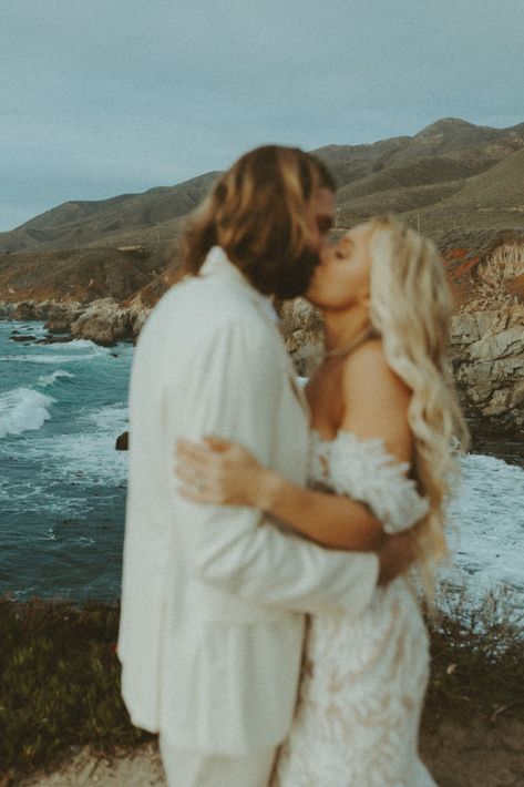 Big Sur Wedding Photos to Inspire Your Adventure Elopement | California Elopement Photographer | Are you envisioning Big Sur wedding photos? Let’s do it! Whether you’re wanting a Big Sur elopement or Big Sur bridal portraits a couple months after your wedding, I would love to capture the intentional moments of you exploring Big Sur California. Get inspired by elopement photography, elopement ideas, Big Sur wedding, elopement dress, and Big Sur aesthetic, and click this pin to book with me! Big Sur Engagement Shoot, Engagement Photos Big Sur, Big Sur Engagement Photos, Cliff Elopement, Coastal Outfits, Coastal Elopement, Elopement California, Big Sur Elopement, Simple Beach Wedding