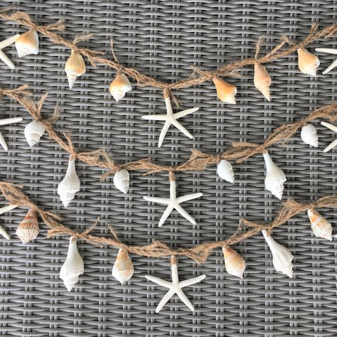 Beach Themed Christmas Decor, Sea Shell Display Ideas, Coastal Garland, Starfish Garland, Beach Garland, Makeover Madness, Seashell Garland, Nautical Decorations, Shell Projects