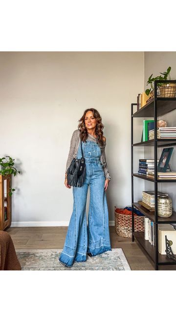 Wide Leg Overalls Outfit Winter, Flare Overalls Outfit, Outfit Flare Jeans, Overalls Outfit Winter, Flare Overalls, Outfit Ideas Amazon, Dress Amazon, Overalls Outfit, Winter Inspo