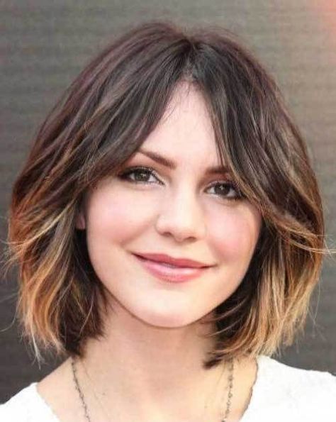 Hair tip: If you have a round face, a middle part will create the appearance of a longer, slimmer-looking face with perfect symmetry. Dark Ombre Hair, Best Ombre Hair, Trendy We Fryzurach, Short Hair Cuts For Round Faces, Short Ombre Hair, Cute Short Haircuts, Haircuts For Wavy Hair, 2015 Hairstyles, Ombré Hair