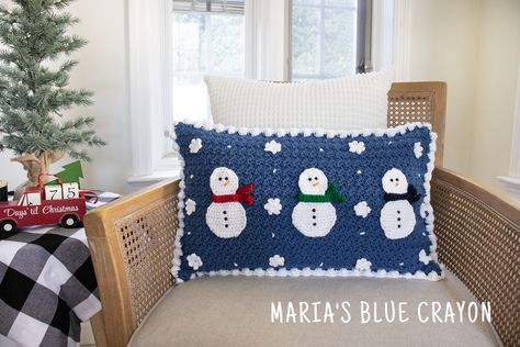 Crochet Snowman Pillow Pattern: Video Tutorial Included - Maria's Blue Crayon Crochet Snowman Pillow Free Pattern, Crochet Snowman Pillow, Crocheted Snowman, Snowman Scarf, Blue Crayon, Snowman Pillow, Winter Pillows, Free Pattern Download, Crochet Snowman