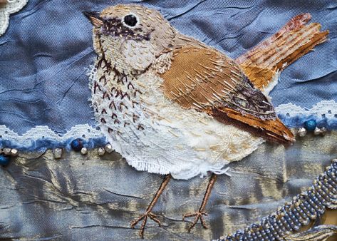 Bird Quilt Blocks, Textile Collage, Bird Applique, Wool Applique Patterns, Textile Art Embroidery, Fabric Cards, Bird Quilt, Embroidered Bird, Bird Crafts