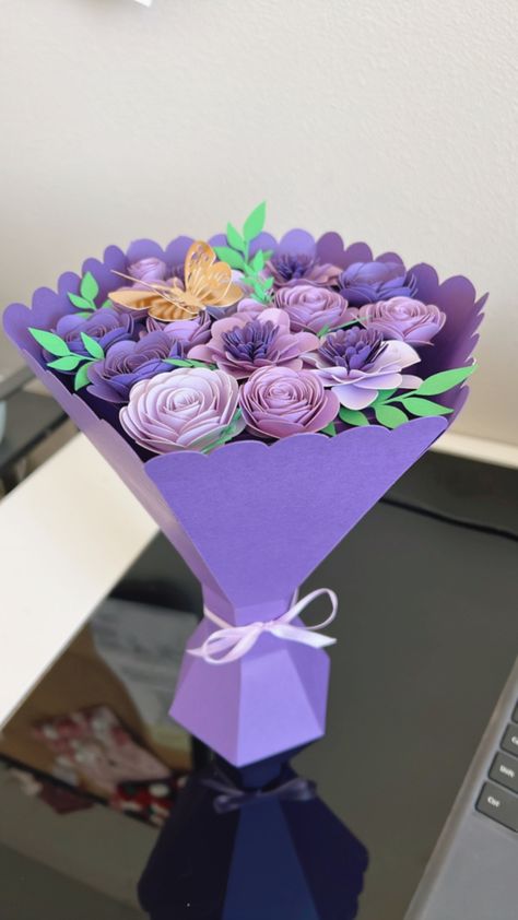 Diy paper flower bouquet Flower Bouquet Craft Ideas, Flower Bouquet Of Paper, Diy Craft Bouquet, Flower Boquettes Paper, Diy Paper Bouquet 💐, Card Stock Flower Bouquet, Diy Bouquet Of Flowers Paper, Bouquet Made Of Paper, How To Make Flower Bookey With Paper