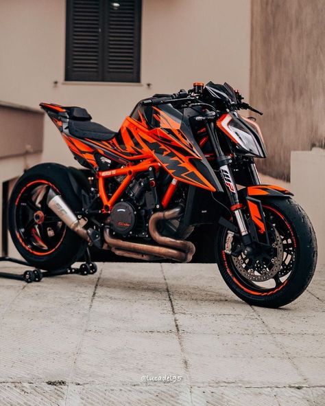 Ktm Super Duke, Street Fighter Motorcycle, Super Duke, Duke Bike, Ktm Motorcycles, Image Moto, Bike Photography, Fast Bikes, Ktm Duke