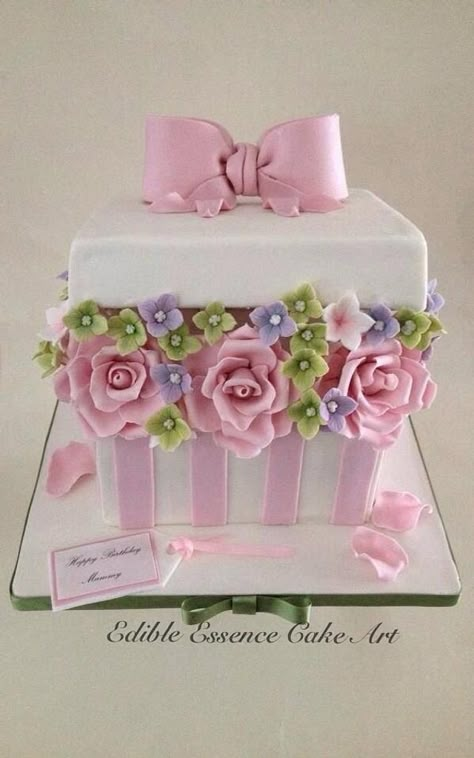 Here is my take on the flower box cake all box and box lid are cake and sugar flowers :D Flower Box Cake, Gift Box Cakes, Box Cakes, Beautiful Birthday Cakes, Cake Decorating Designs, Special Occasion Cakes, Kue Ulang Tahun, Cake Icing, Gift Cake