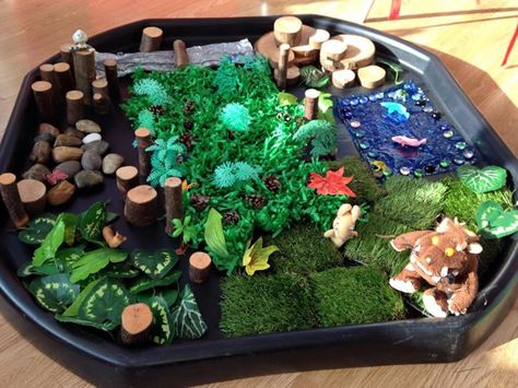 The Gruffalo storyland #tufftray #childminding Gruffalo Eyfs, Sensory Stories, Gruffalo Activities, Talk 4 Writing, Julia Donaldson Books, Gruffalo Party, Gruffalo's Child, Reception Class, Tuff Spot