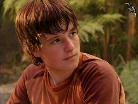 Josh Hutcherson in one of my favorite movies, Journey to the Center of the Earth. Josh Hutcherson 2000s, Young Josh Hutcherson, Josh Hutcherson Cute, Josh Hunterson, Josh Hutcherson Pfp, Sean Anderson, Center Of The Earth, Jim Hawkins, Bridge To Terabithia