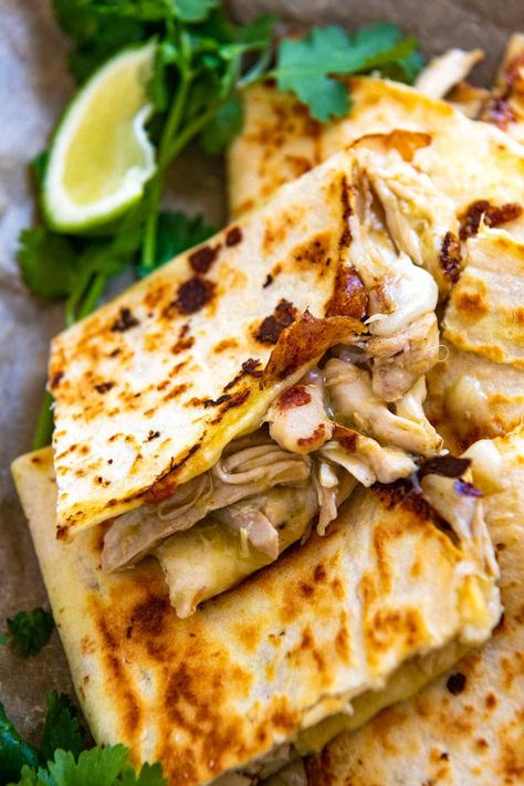 Green Chile Chicken Quesadillas Quesadilla Salad, Inspired Taste, Quesadilla Recipes Easy, Chicken Verde, Chicken Quesadilla Recipe, Green Chili Chicken, Green Chile Chicken, Savory Bites, Quesadilla Recipes