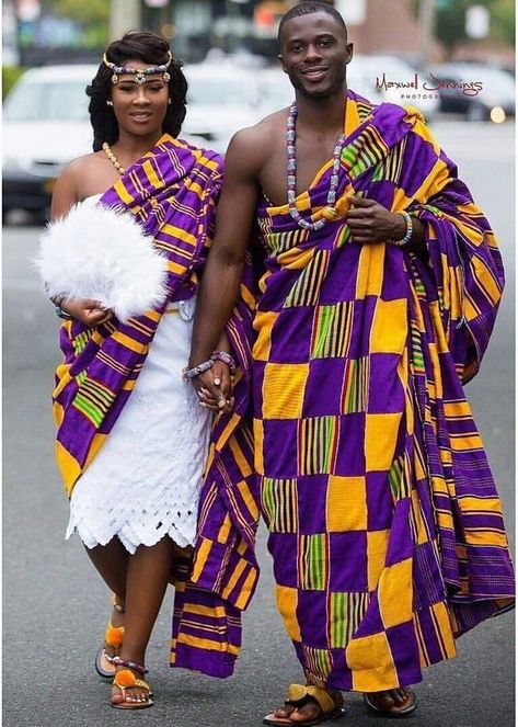 Ghana Traditional Wedding, Kente Designs, Ghanaian Wedding, Couples African Outfits, African Wedding Attire, Kente Dress, Makeup Free, African Traditional Wedding, Kente Styles