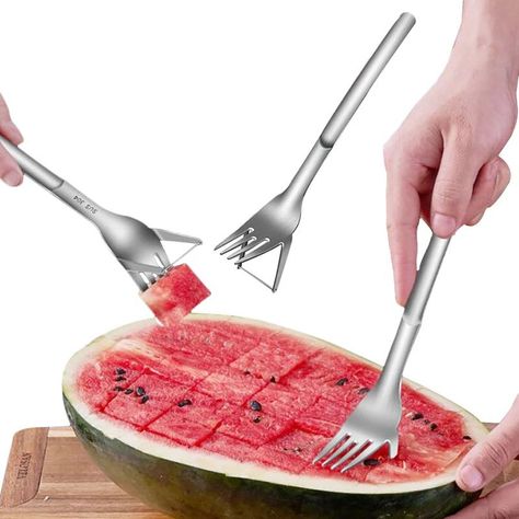 Watermelon Slicer, Fruit Du Dragon, Eating Watermelon, Cut Watermelon, Creative Kitchen, Watermelon Fruit, Hygienic Food, Beautiful Fruits, Watermelon Slices